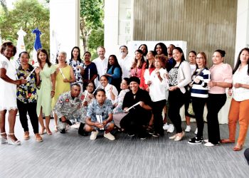 Foto de los graduados de artesanía por el Ministerio de Cultura(Foto: fuente externa.)