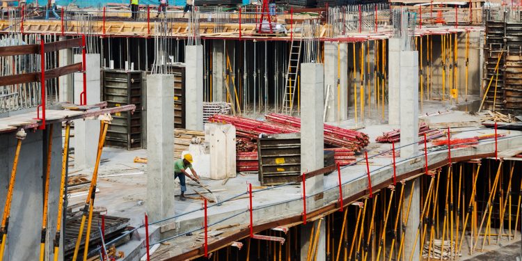 Imagen de un edificio en construcción (Fuente: Freepik).