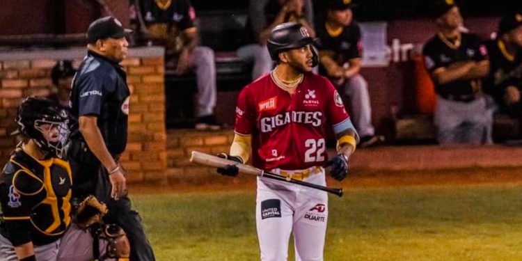Imagen del Juego de Béisbol entre los equipo de las Águilas Cibaeñas y Los Gigantes del cibao