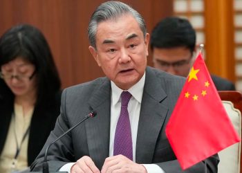 Imagen del canciller chino Wang Yi durante su participación en un evento celebrado en Busan, Corea del Sur, el 26 de noviembre de 2023. (Foto AP/Ahn Young-joon. Pool)