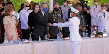 Imagen del presidente Luis Abinader en la graduación de cadetes de la Fuerza Aérea de República Dominicana (FARD).
