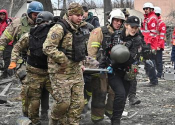 Rusia intensifica ataques en Ucrania con bombardeos mortales