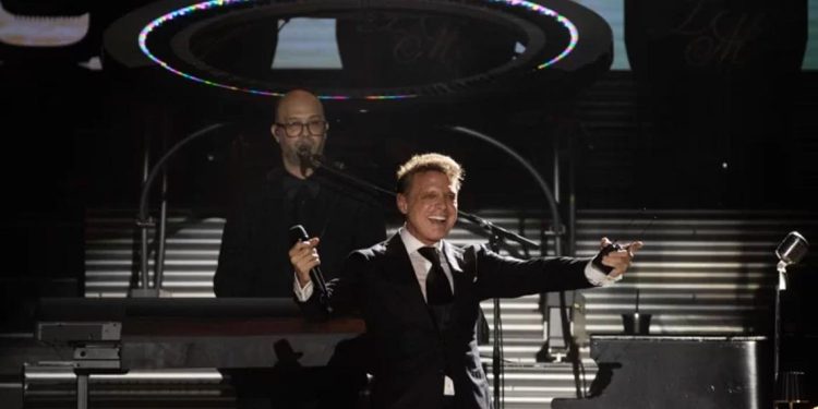 Foto de Luis Miguel en concierto en Santo Domingo-República Dominicana-Noticias Nuevas 24/7.