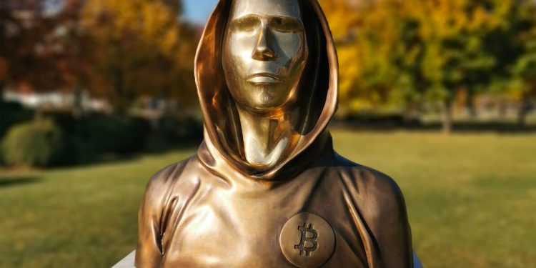Imagen de estatua que ilustra al misterioso fundador del BitCoin Satoshi Nakamoto-Noticias Diarias 24/7