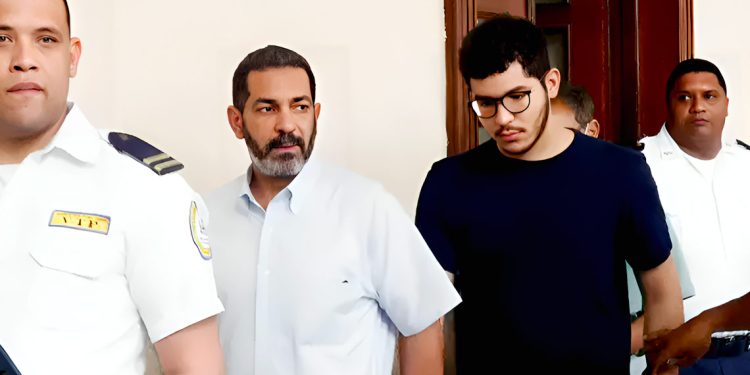 Imagen del Emmanuel Rivera Ledesma y varios de sus complices en el entramado de estafa inmobiliaria-Noticias Nuevas 24/7.