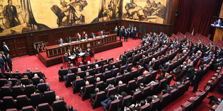 FP y PLD rechazan asistir a proclamación de la nueva Constitución