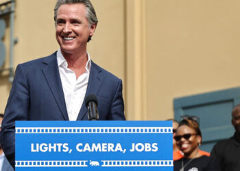 Gobernador de California propone plan millonario para Hollywood