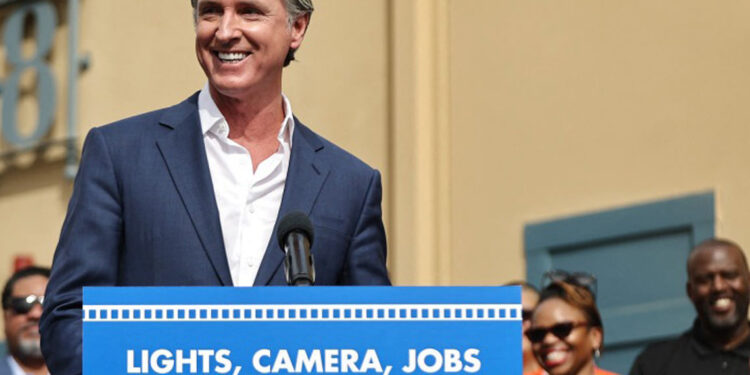 Gobernador de California propone plan millonario para Hollywood