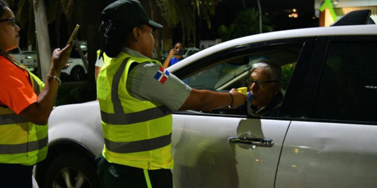 Inician controles de alcoholímetro en calles de la capital