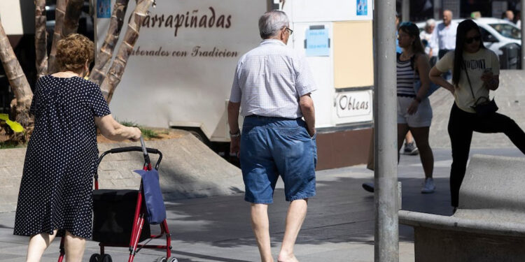 La esperanza de vida desacelera: menos centenarios en el futuro