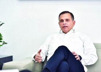 Ministro de Hacienda dispuesto a revisar errores en reforma fiscal