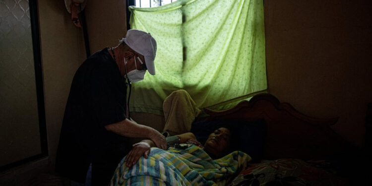 Sheinbaum lanza plan de atención médica casa por casa en México