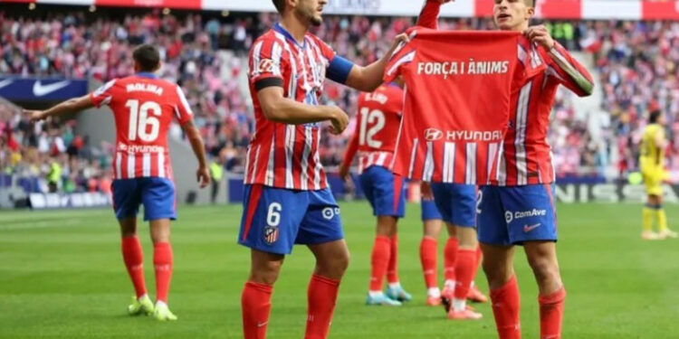 Atlético de Madrid vence 2-0 a Las Palmas y sube al podio