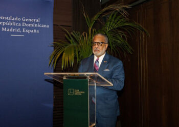 Cónsul dominicano en Madrid se reúne con empresarios criollos