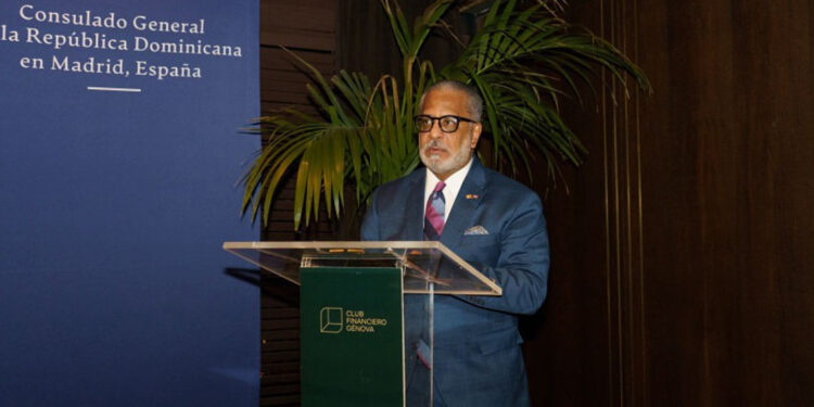 Cónsul dominicano en Madrid se reúne con empresarios criollos