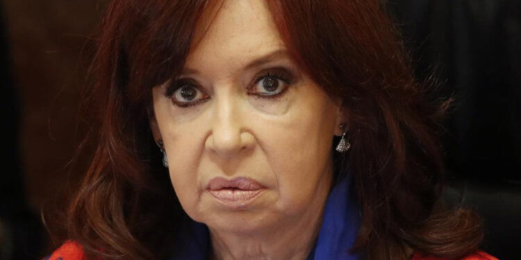 Cristina Fernández: condena es castigo "por ser mujer"
