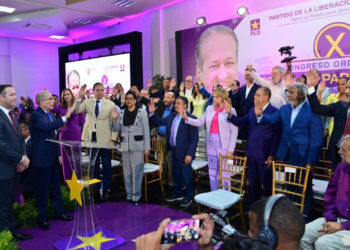 Danilo Medina promete transparencia y refundación del PLD