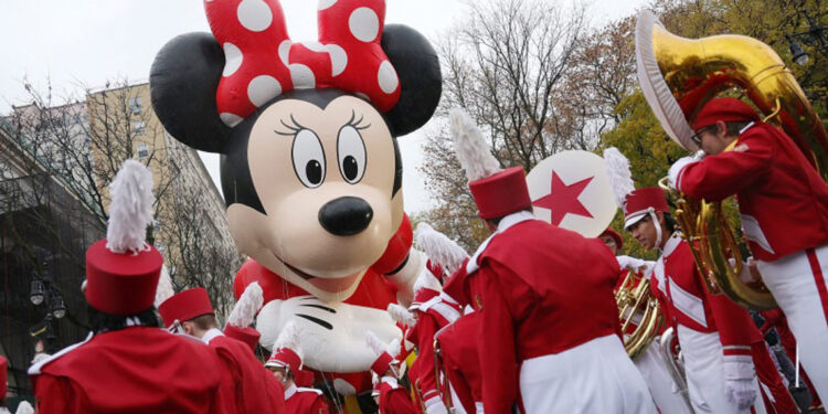 Desfile de Acción de Gracias de Macy’s celebra 100 años en Nueva York