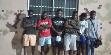 Detienen minibús con seis haitianos indocumentados en Pedernales