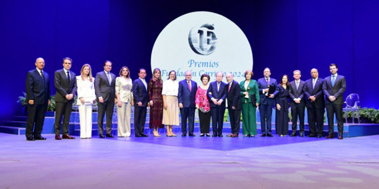 Fundación Corripio reconoce excelencia en los Premios 2024