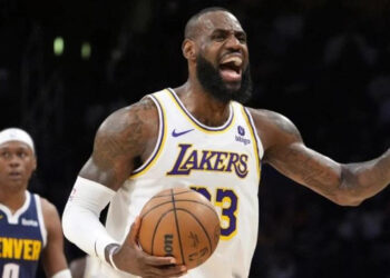 LeBron James apoya a Kamala Harris y pide el voto para ella