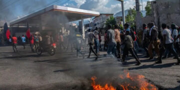 Más de 20,000 personas huyen de Puerto Príncipe en solo cuatro días por violencia de pandillas