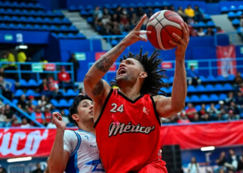 Michael Carrera: Del fútbol aburrido al éxito en el baloncesto venezolano