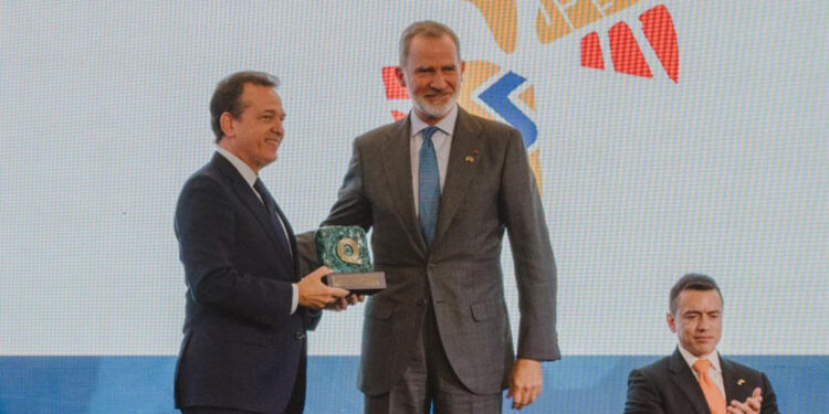 Premian al Ministerio de Industria y Comercio en Ecuador con Oro por su excelencia