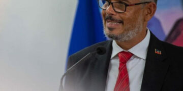 Primer ministro haitiano lanza plan para combatir la violencia y desbloquear carreteras