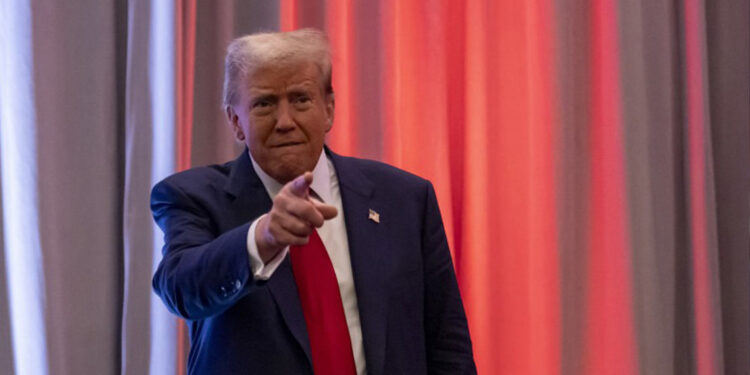 Trump promete estado de emergencia y deportación masiva de migrantes