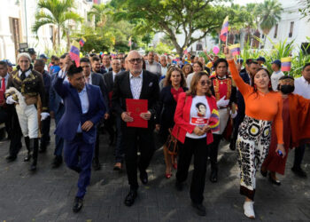Venezuela castiga apoyo a sanciones con penas de hasta 60 años