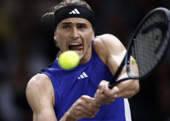 Zverev vence a Humbert y conquista el Masters 1.000 de París