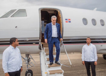Luis Abinader regresa tras cinco días en Estados Unidos