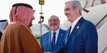Abinader se reúne con primer ministro de Qatar en Doha