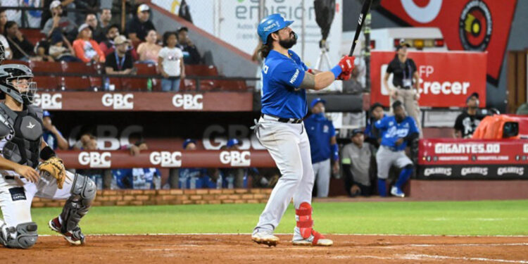 Alfaro y Leyba lideran el triunfo del Licey sobre los Gigantes