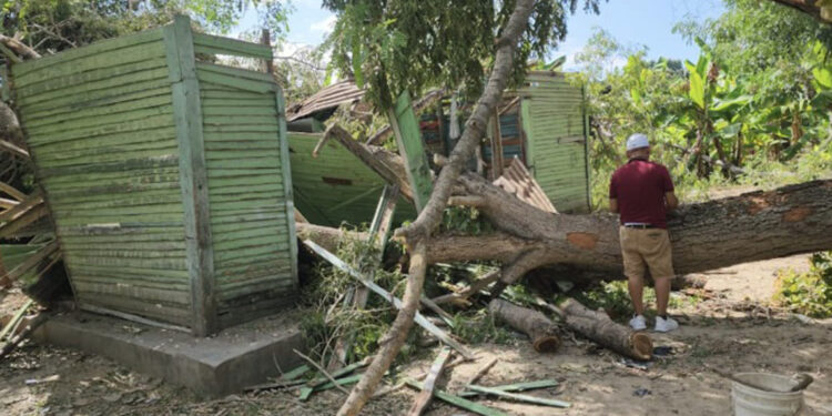 Anciana de 81 años pide apoyo tras perder su vivienda por ventarrón