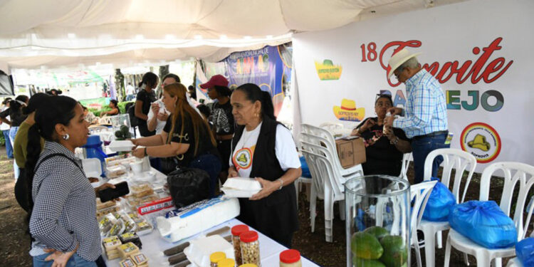 Baní celebra con orgullo la 18va feria del Convite Banilejo