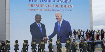 Biden impulsa proyecto ferroviario en África como apuesta estratégica