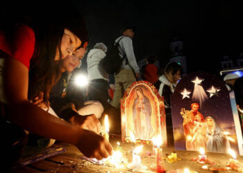 Colombia enciende la Navidad con la Noche de las Velitas