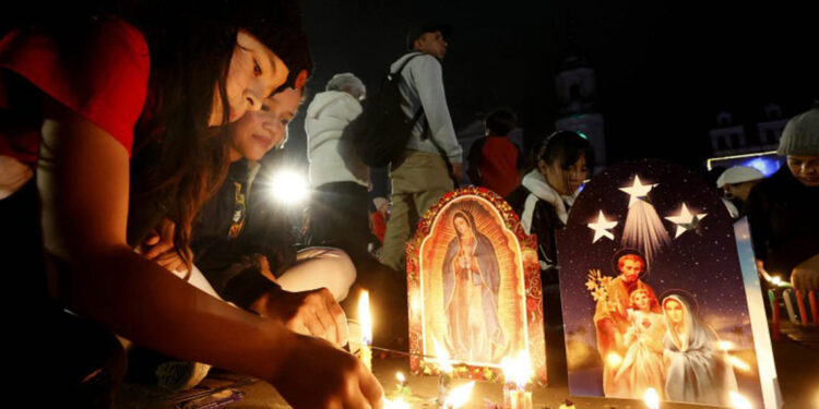 Colombia enciende la Navidad con la Noche de las Velitas