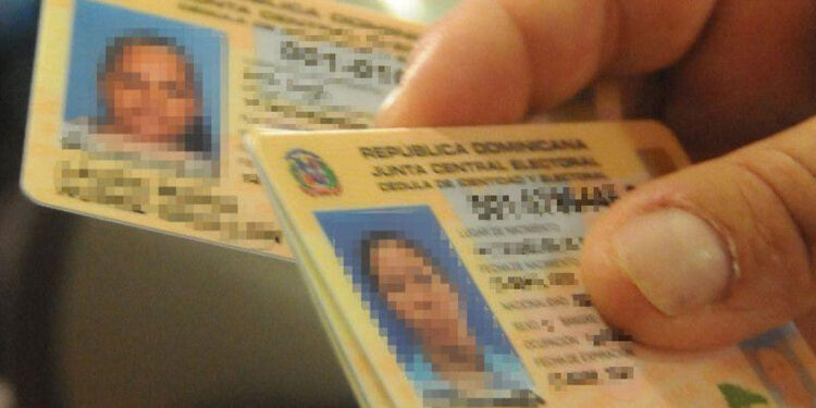 Dominicanos iniciarán 2025 con cédulas vencidas y sin fecha para renovación