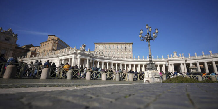 El Vaticano inicia apertura de 'Puertas Santas' para el Jubileo 2025