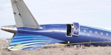 Investigan accidente aéreo en Kazajistán con 38 muertos
