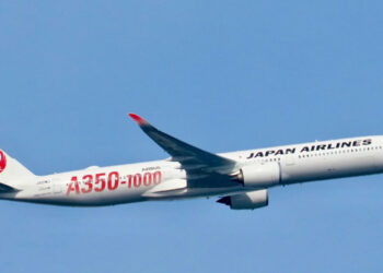 Japan Airlines enfrenta ciberataque que retrasa 24 vuelos