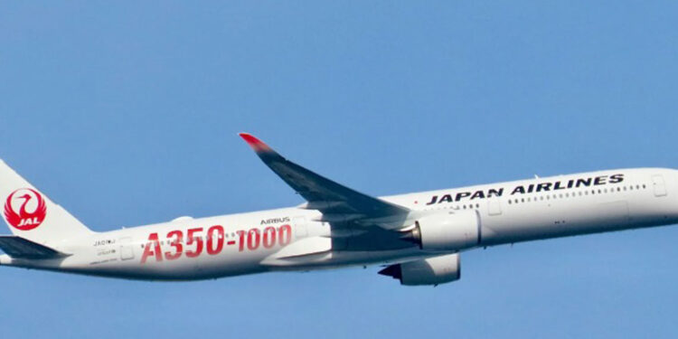 Japan Airlines enfrenta ciberataque que retrasa 24 vuelos
