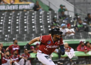 Kelvin Gutiérrez lidera blanqueada de los Gigantes 11-0 ante las Estrellas