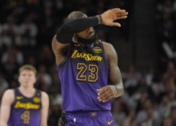 LeBron y los Lakers en Mala Racha Ofensiva