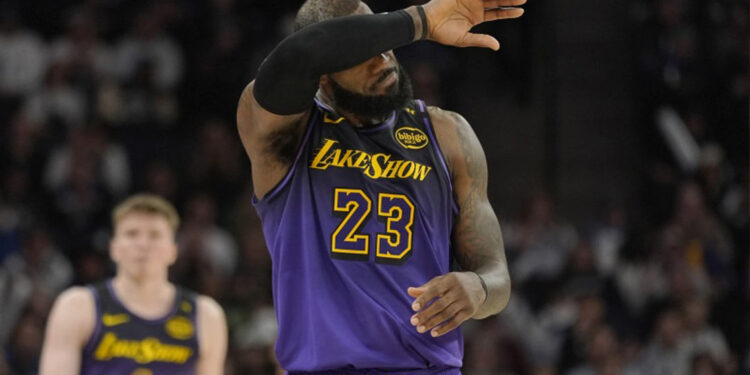 LeBron y los Lakers en Mala Racha Ofensiva