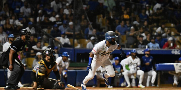Licey aplasta 25-3 a Águilas en histórica paliza