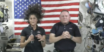 NASA retrasa regreso de astronautas hasta 2025